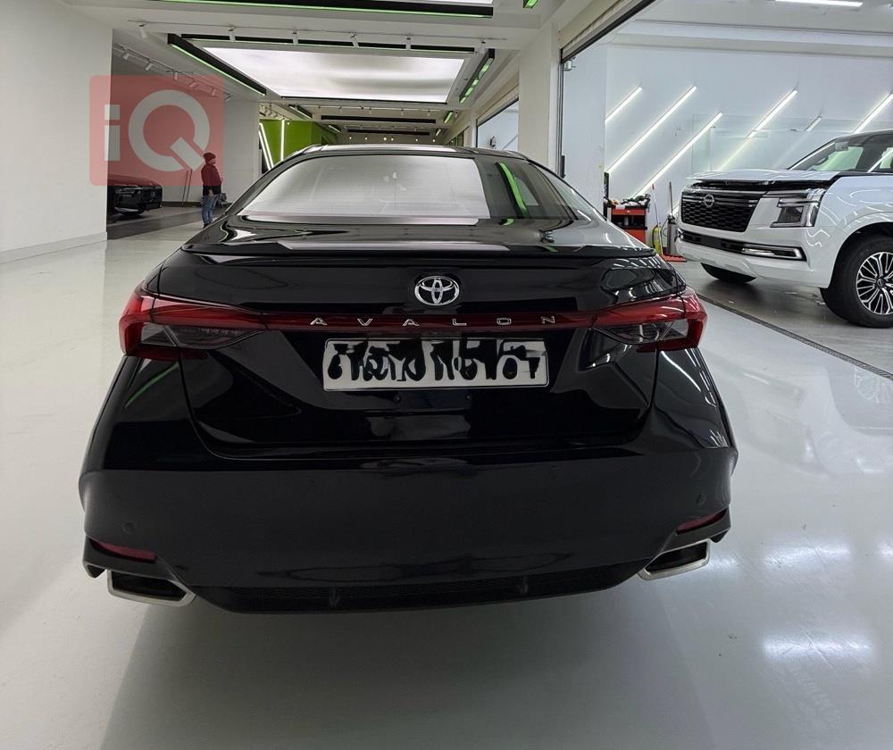 تويوتا أفالون